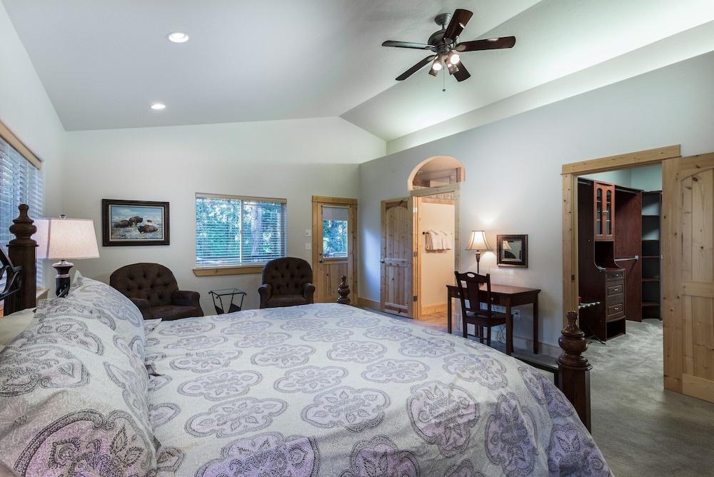 Pineview Lodge photo 42