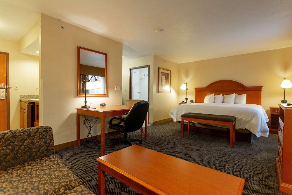 Hampton Inn Waterloo Cedar Valley photo 47