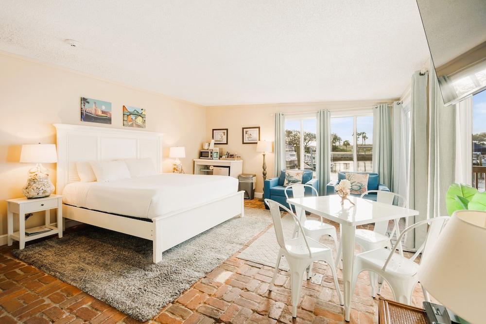 Inn at Camachee Harbor by Coolvacay photo 42