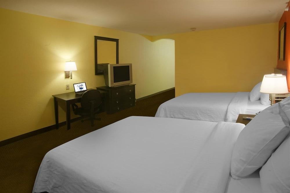 Americas Best Value Inn Waco photo 6