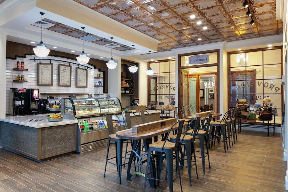 Higgins Hotel, Official Hotel of The National WWII Museum, Curio Collection by Hilton photo 69