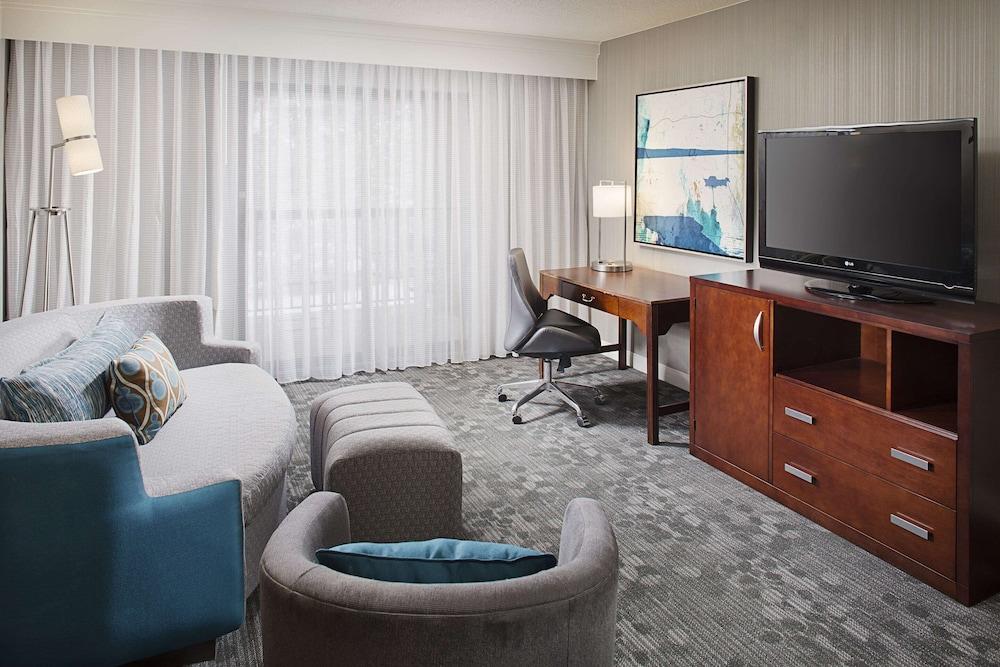 Country Inn & Suites by Radisson, Columbus-Edinburgh photo 41
