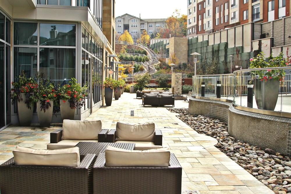 Weichert Suites at The Ovation photo 11