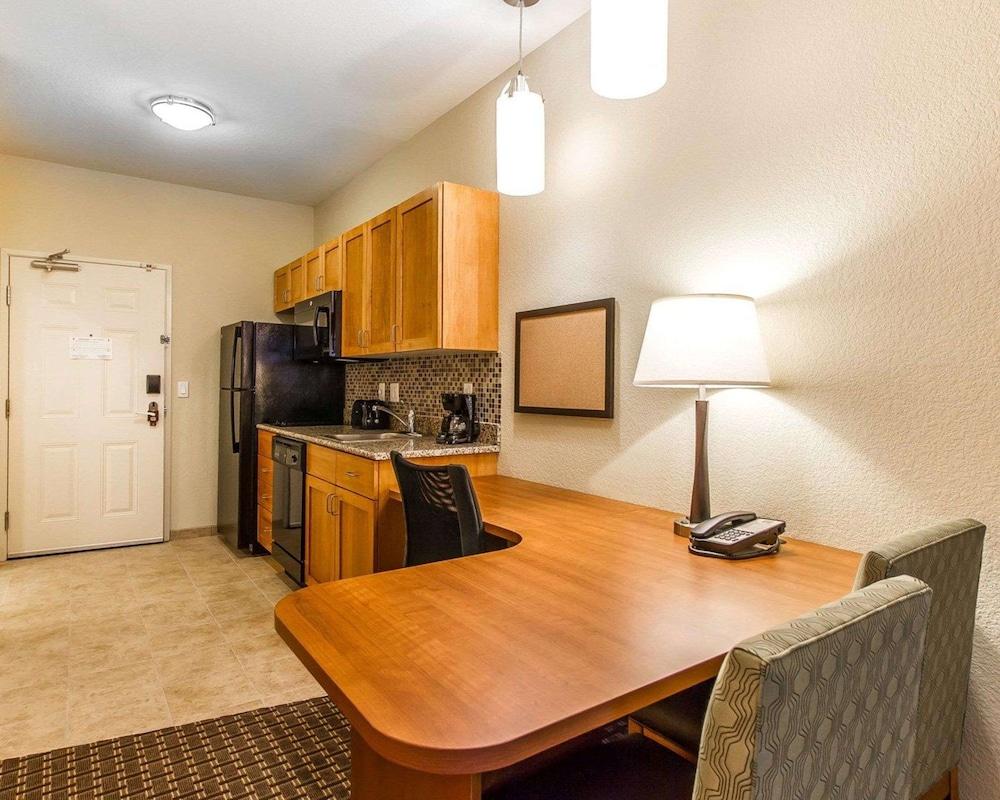 MainStay Suites Stanley photo 37