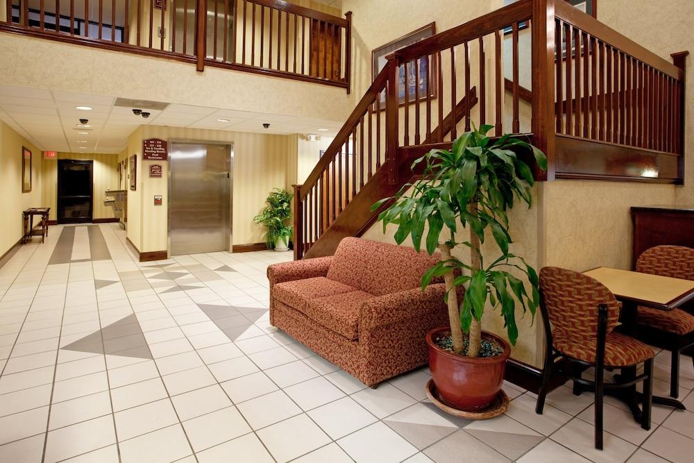 Lexington Inn and Suites photo 20