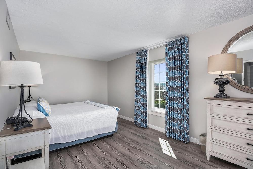 Second Floor Master Suite Bay View photo 3