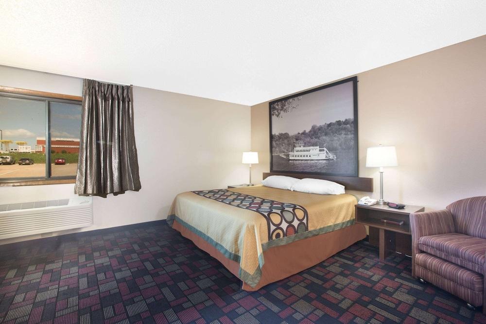 Super 8 by Wyndham Boonville photo 11