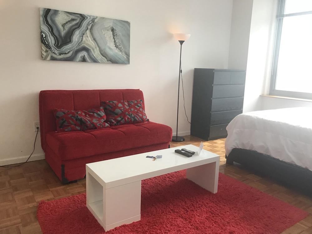 Downtown Luxury Suites photo 21
