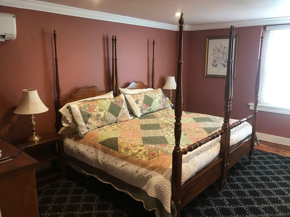 Stottsville Inn photo 5