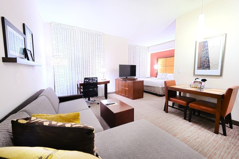 Residence Inn Marriott Airport photo 4