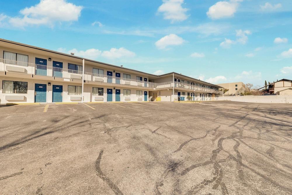 Motel 6 Austin, TX - Airport - South photo 28