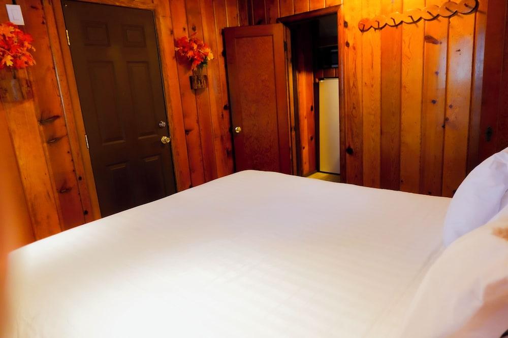Sleepy Hollow Cabins and Hotel photo 99