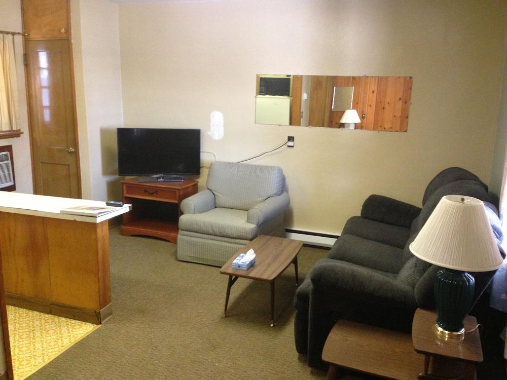 Jamestown Motel photo 3