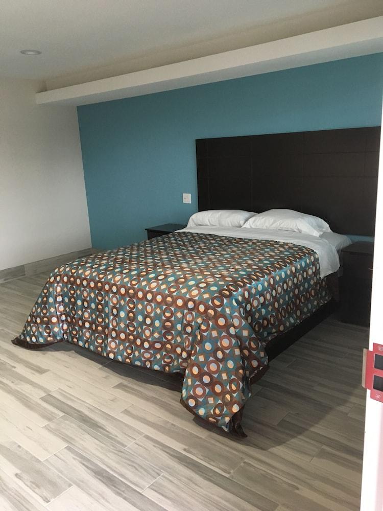 Clover Motel photo 9