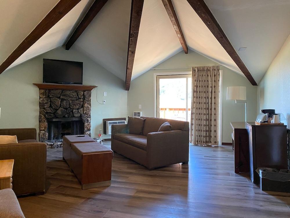 The Retreat on Charleston Peak photo 73