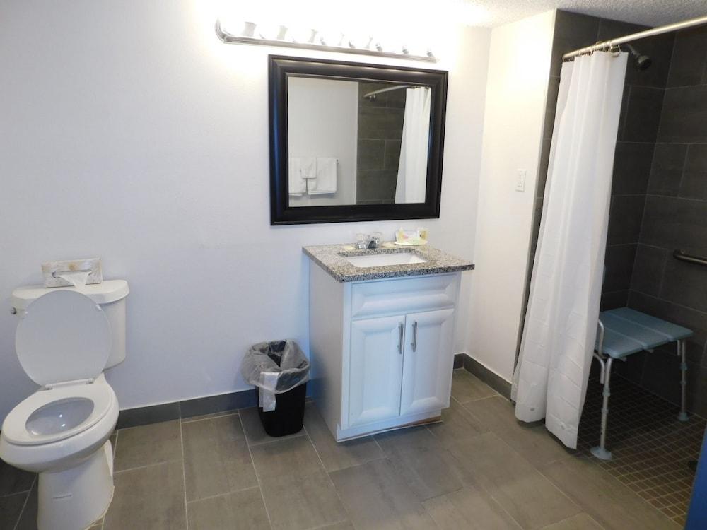 Ramada by Wyndham New Orleans photo 30