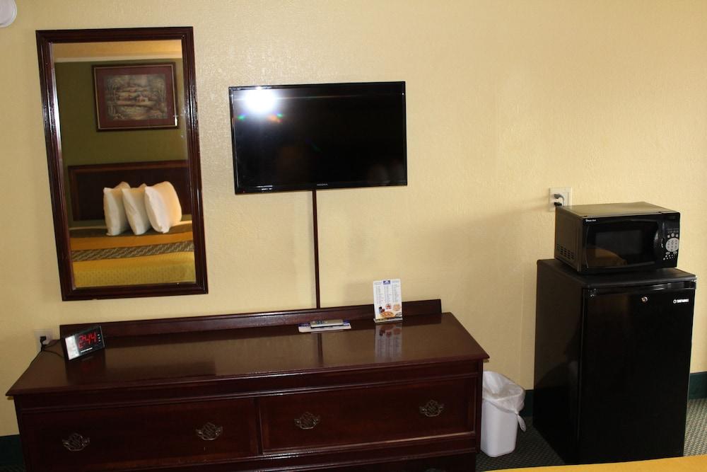 Americas Best Value Inn Conyer photo 16