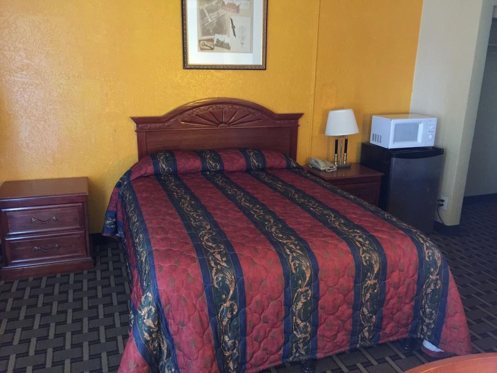 Encore Motel photo 38
