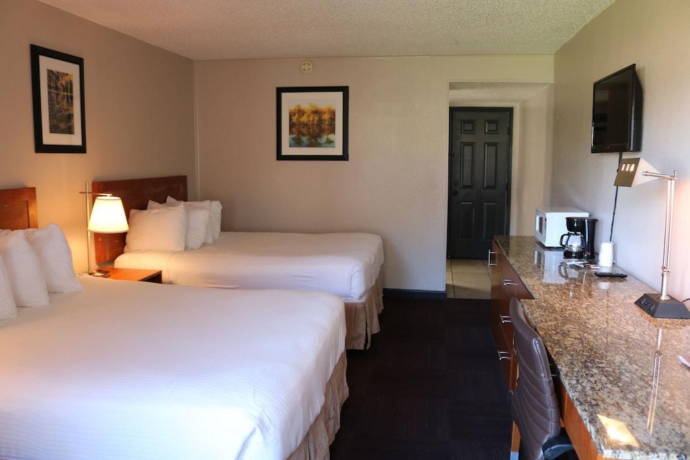 Friendship Inn photo 23