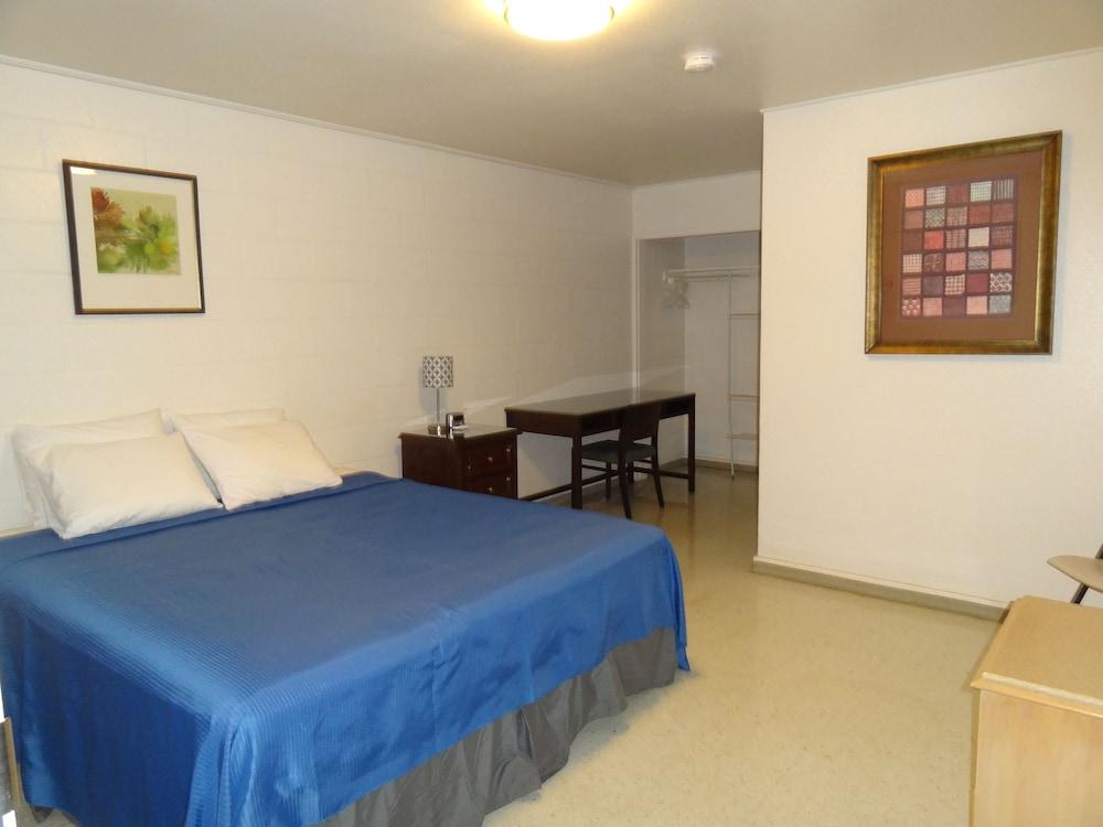 Tip Top Motel Cafe & Bakery photo 7