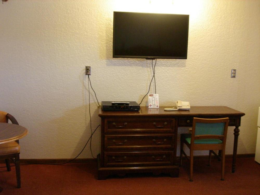 Nevada Inn photo 12
