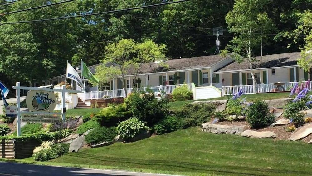 Mount Battie Inn photo 43