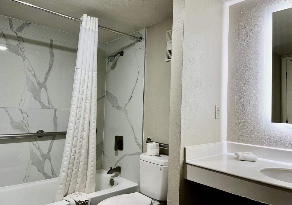 La Quinta Inn by Wyndham Denver Northglenn photo 7