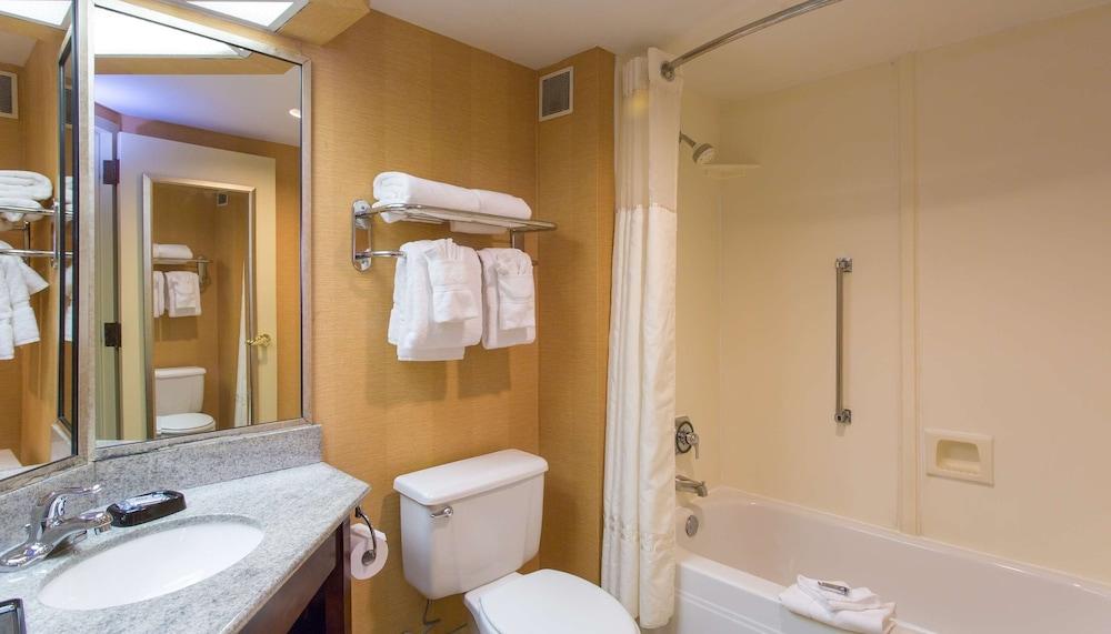 Studios and Suites 4 Less Western Branch photo 2