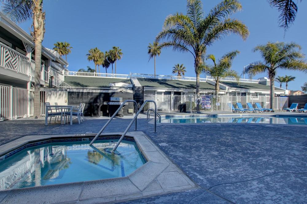 Beach Haven - Near Pacific Beach Park photo 24