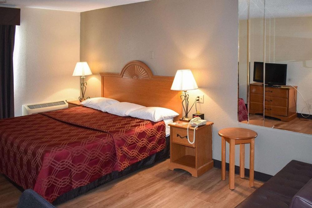 MHO Hotel Bordentown photo 16