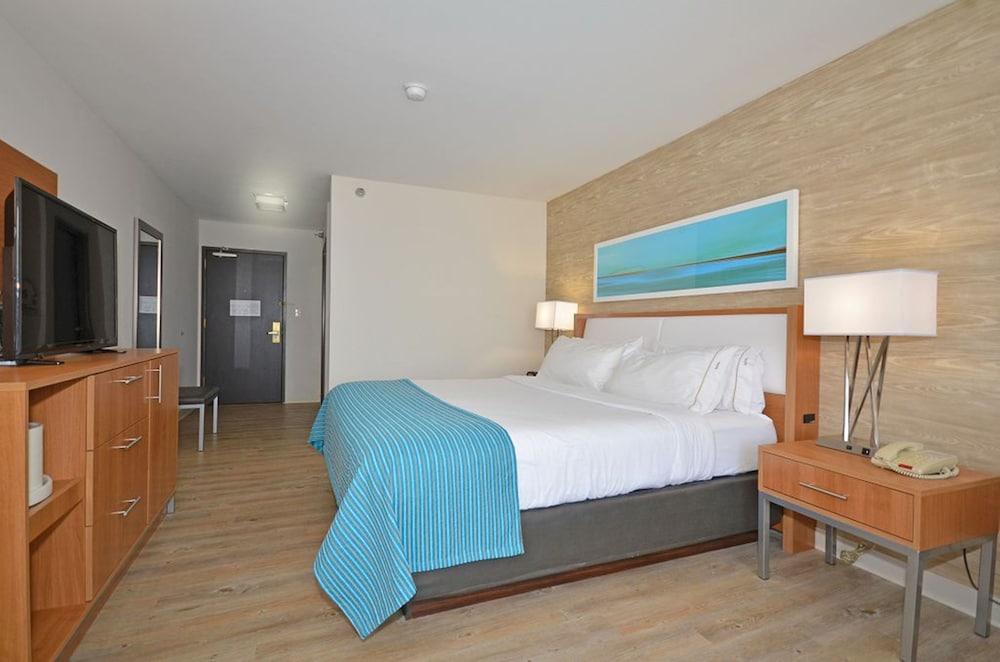 Holiday Inn Express & Suites Farmington by IHG photo 11