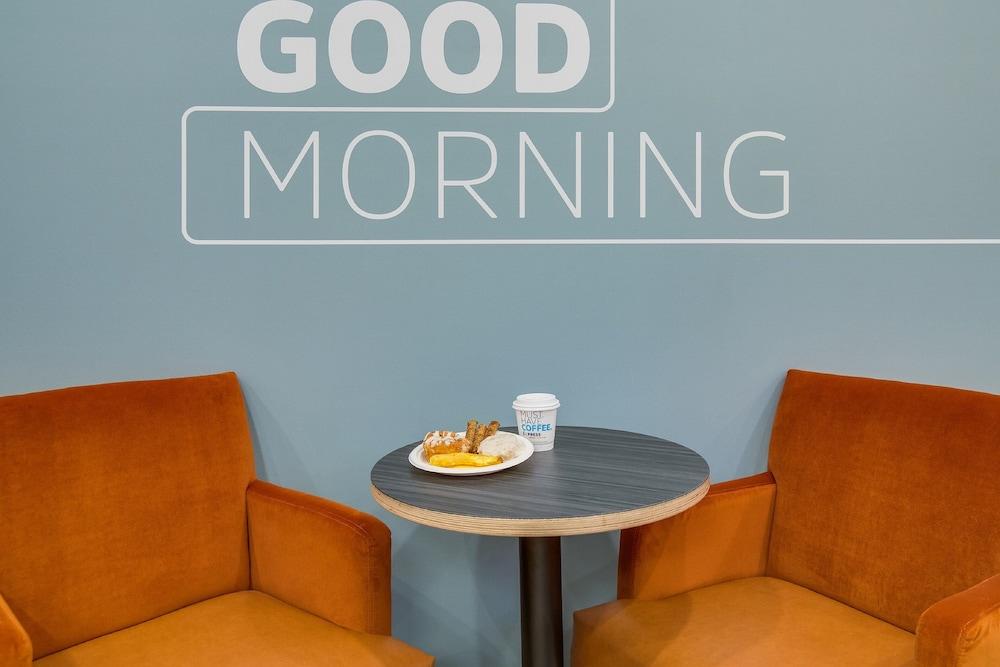 Holiday Inn Express Hotel & Suites Custer by IHG photo 59