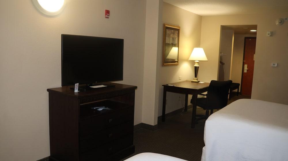Wingate By Wyndham Peoria photo 22