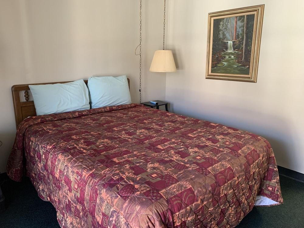 Oak Square Rentals photo 25