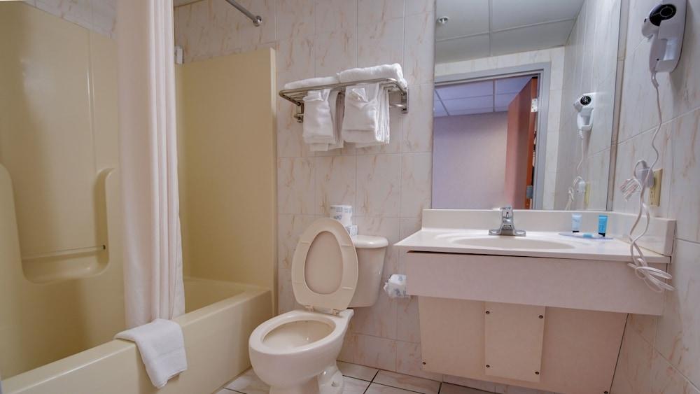Ocean 1 Hotel and Suites photo 28