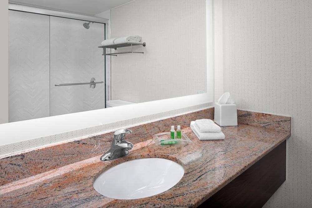 Holiday Inn Hasbrouck Heights-Meadowlands by IHG photo 12