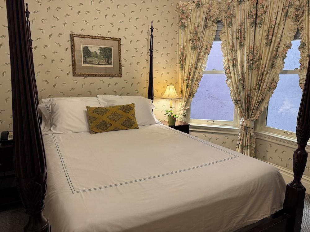 Nob Hill Inn photo 3