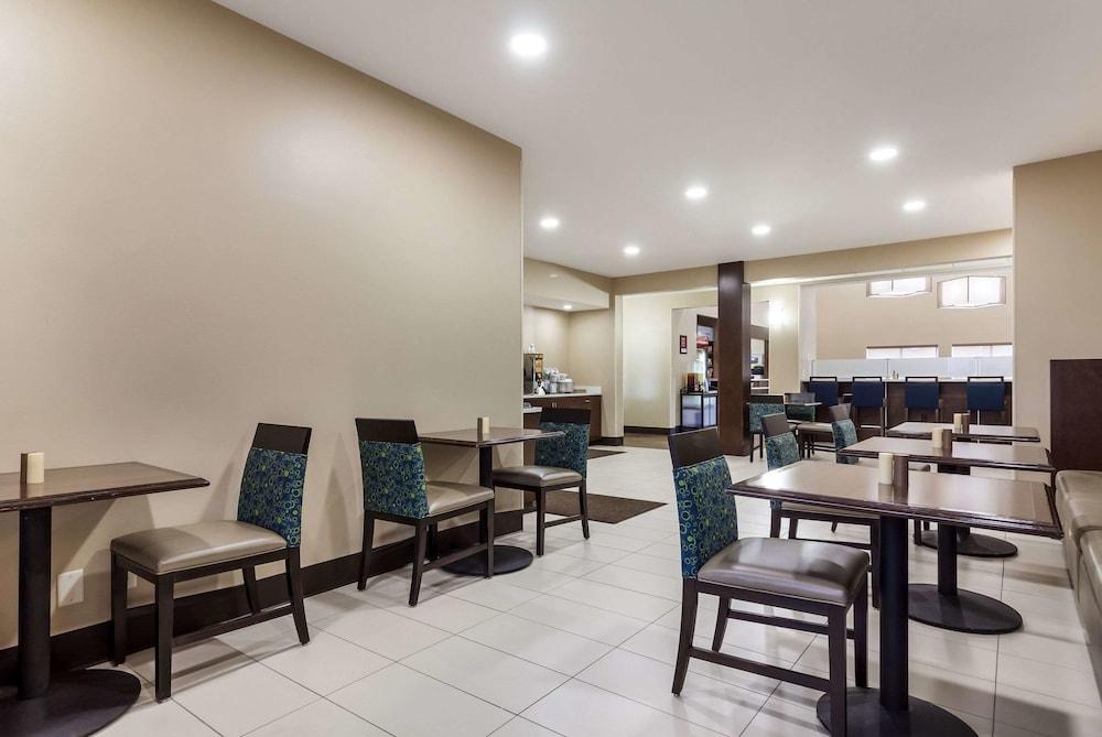 Comfort Suites Sioux Falls Mall District photo 12