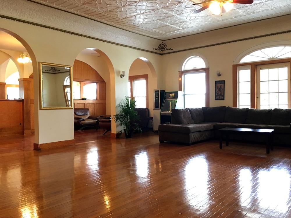 Belmar Inn photo 13