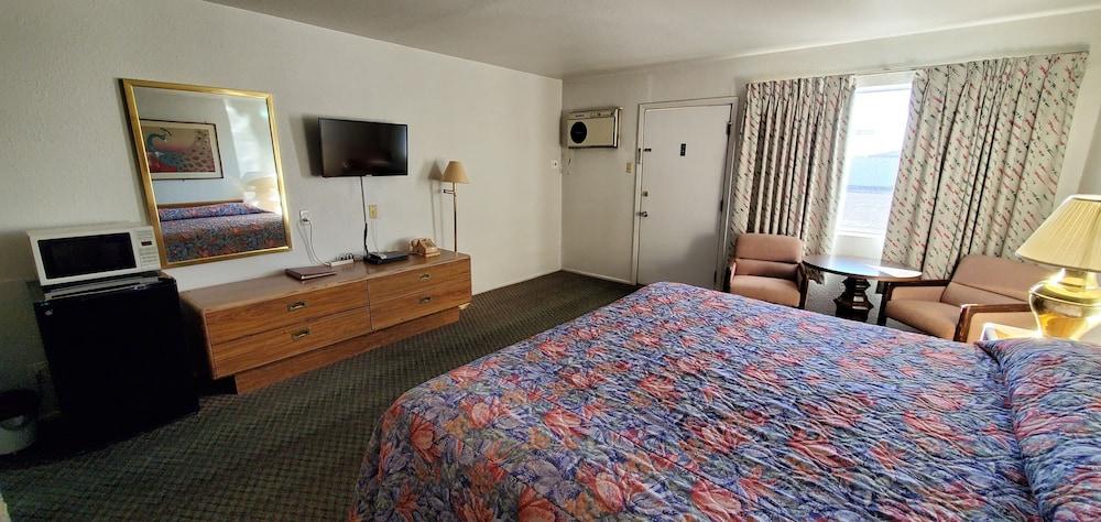 Budget Inn photo 16