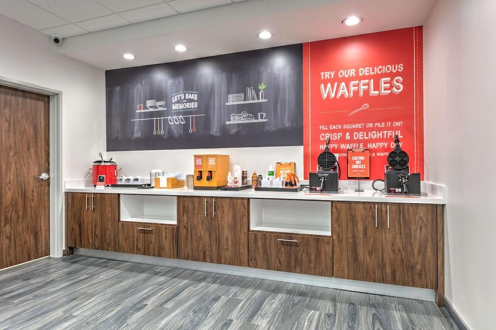 Hampton Inn & Suites Port Lavaca photo 14