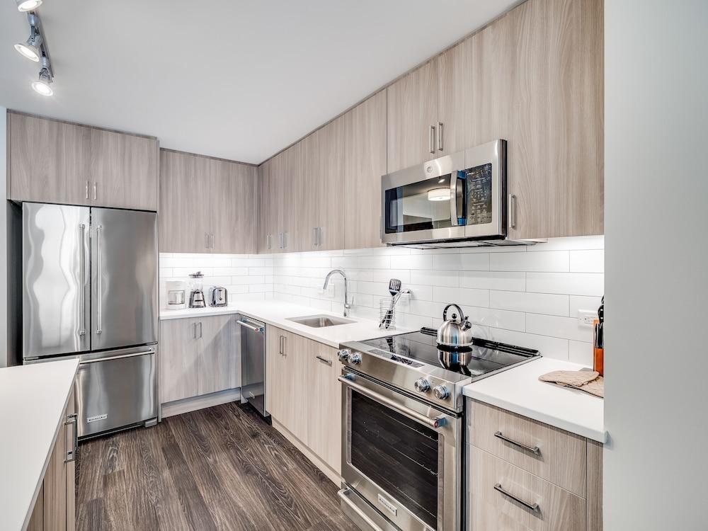 Global Luxury Suites at Bethesda Metro photo 9