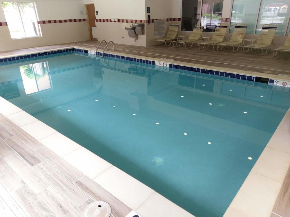 Hampton Inn & Suites Williamsburg-Richmond Rd. photo 20