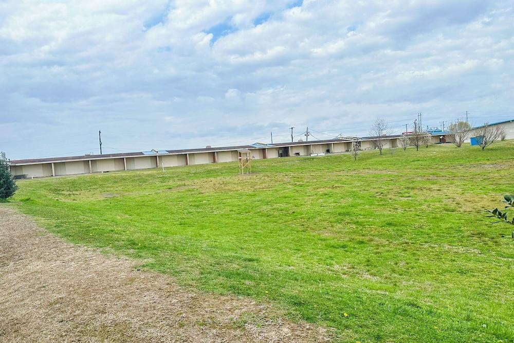 Shamrock Kings Inn By Oyo Marked Tree I-555 photo 86