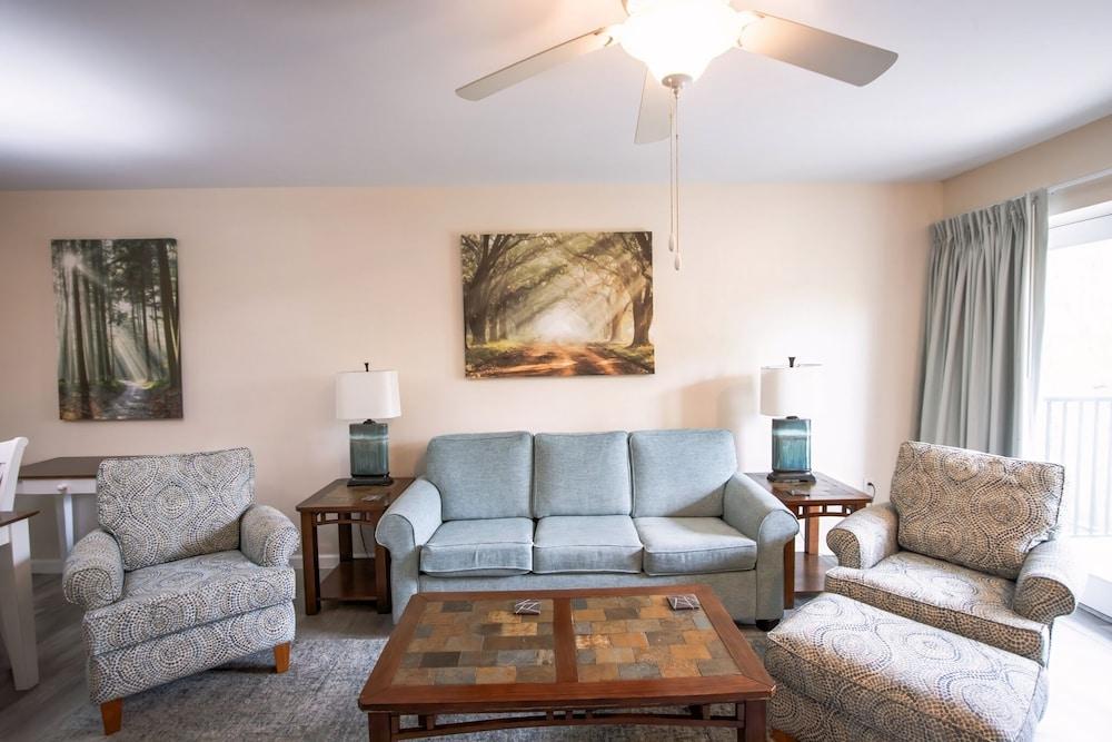 Laurel Point Resort photo 12