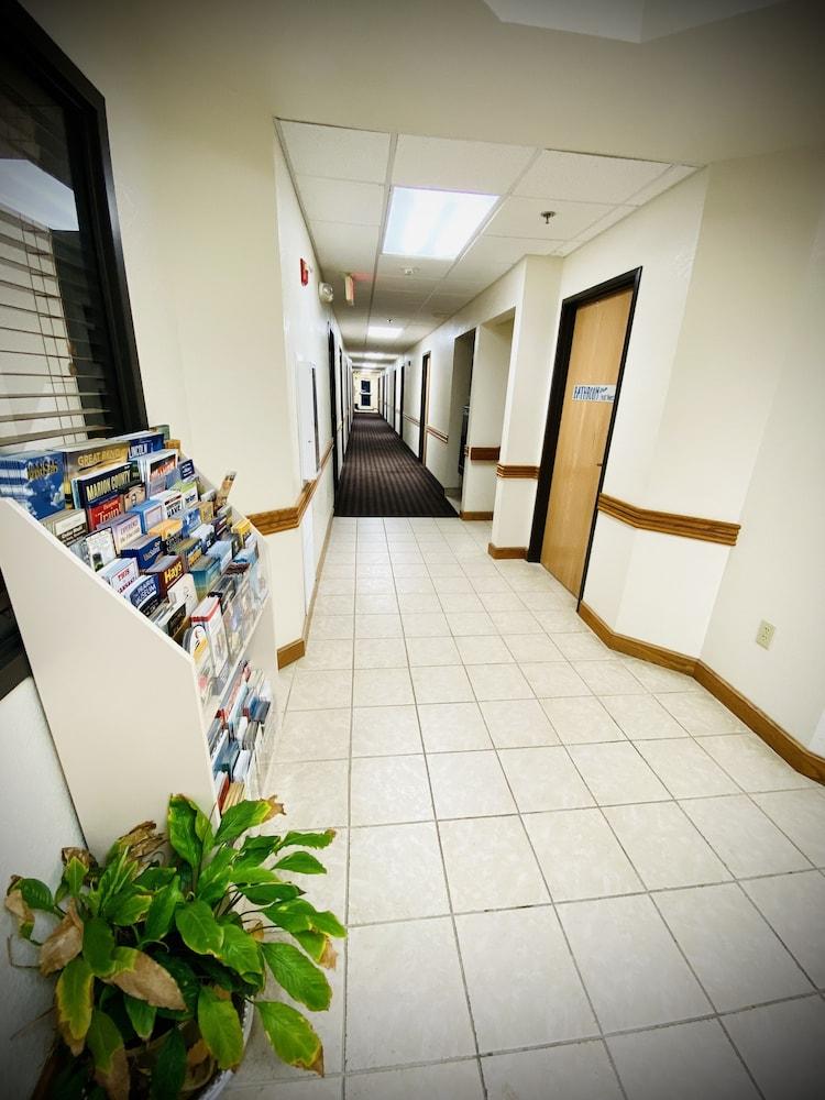 Herington Inn & Suites photo 7