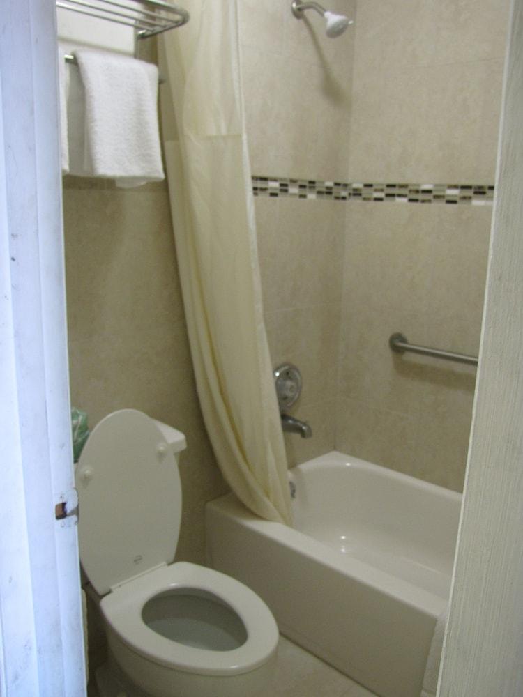 Budget Host Inn photo 18