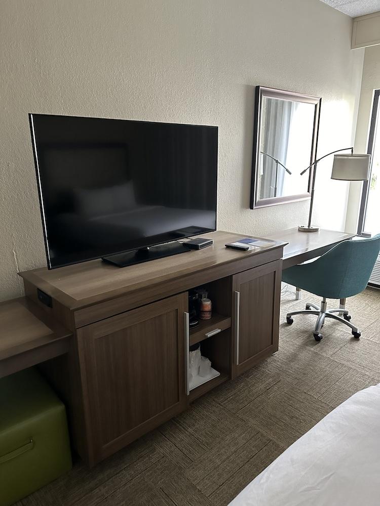 Comfort Inn Darien - North Brunswick photo 21