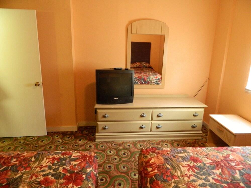 Tropizar Motel photo 5