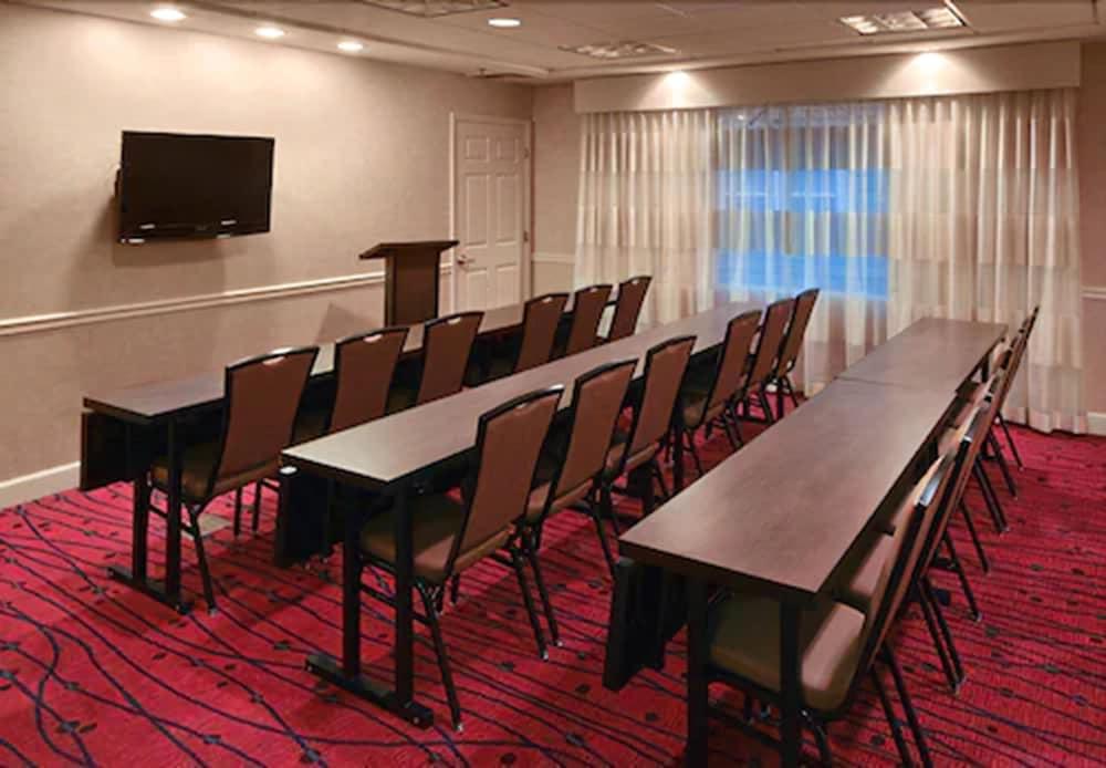 Residence Inn by Marriott St Louis Airport photo 11